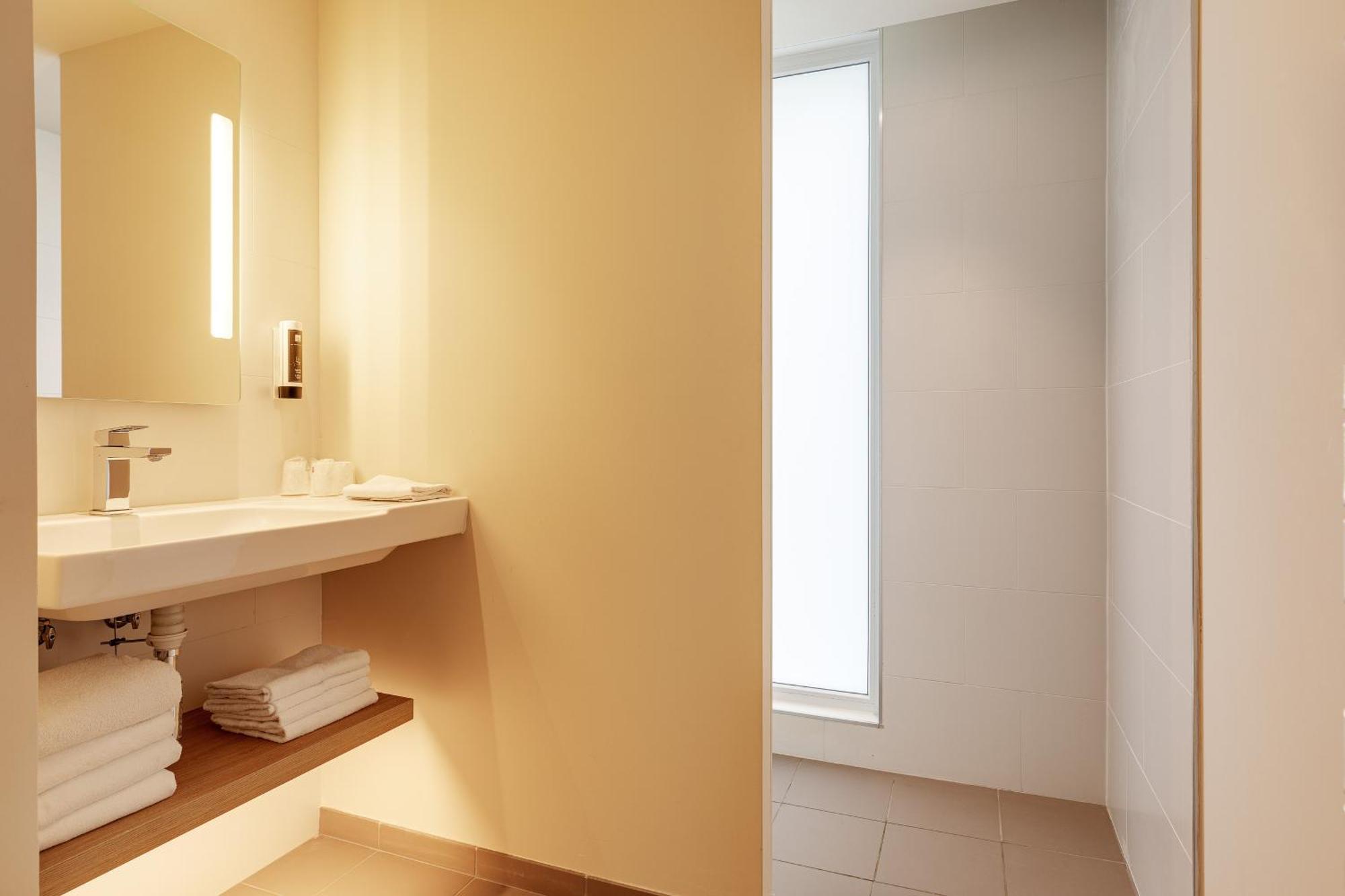 B&B Hotel Lille Lillenium Eurasante Oda fotoğraf